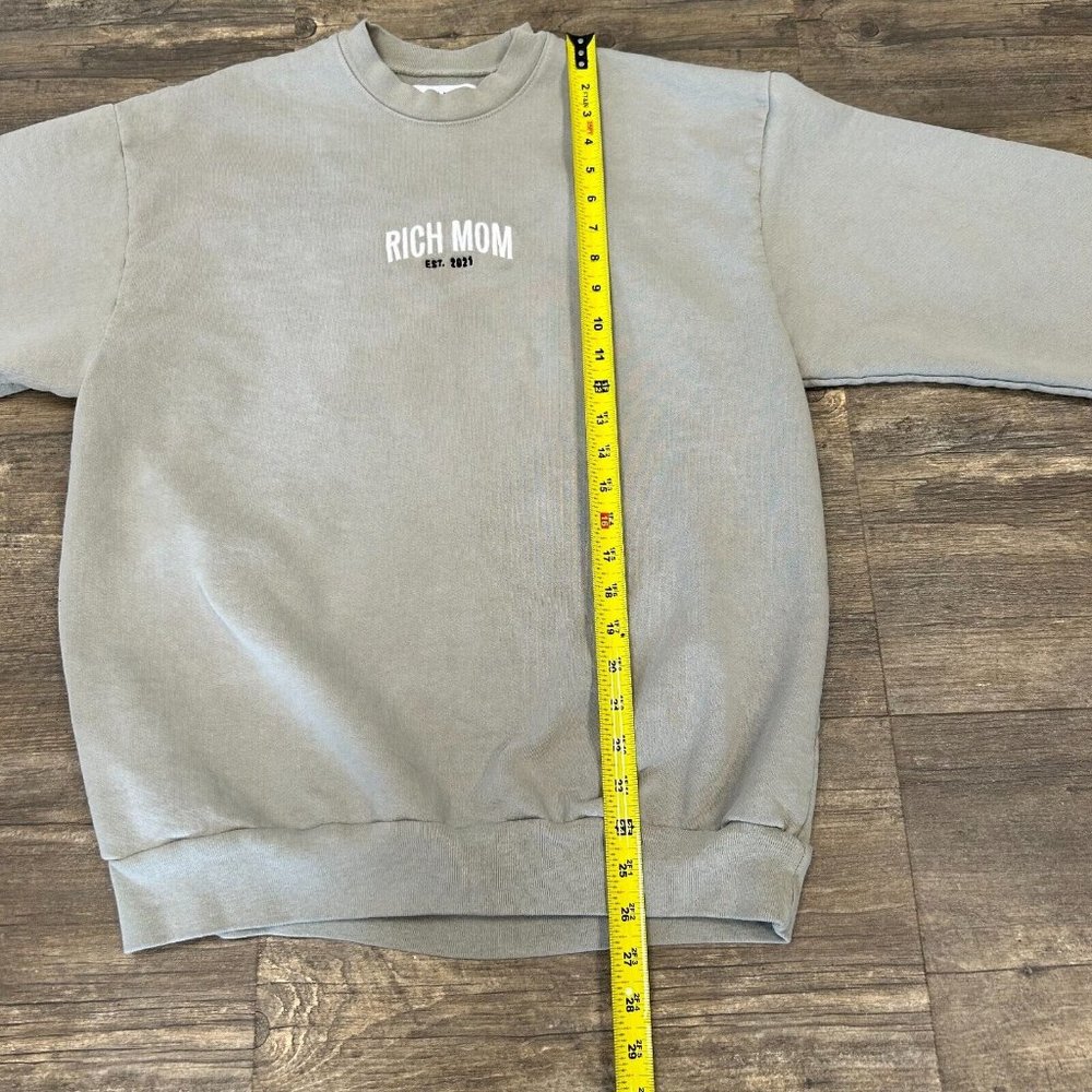 Rich Mom Essential Sweatshirt Unisex Size Medium Crewneck Pullover - Picture 6 of 9